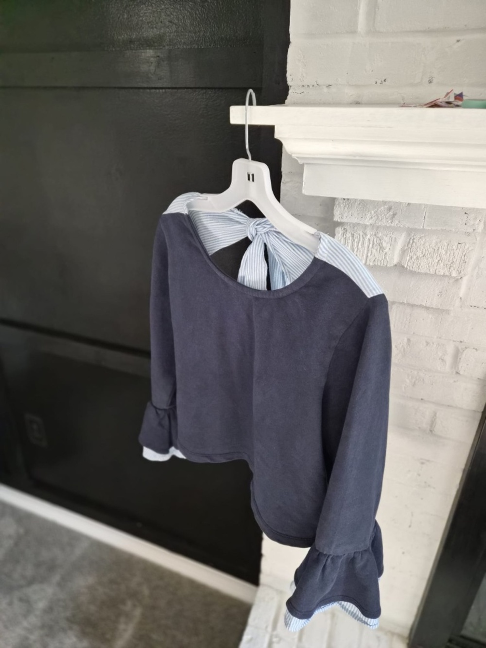 NWOT | Mauve | Navy Blue Cropped Top with Back Pinstriped Tie | Size Small - Picture 6 of 10